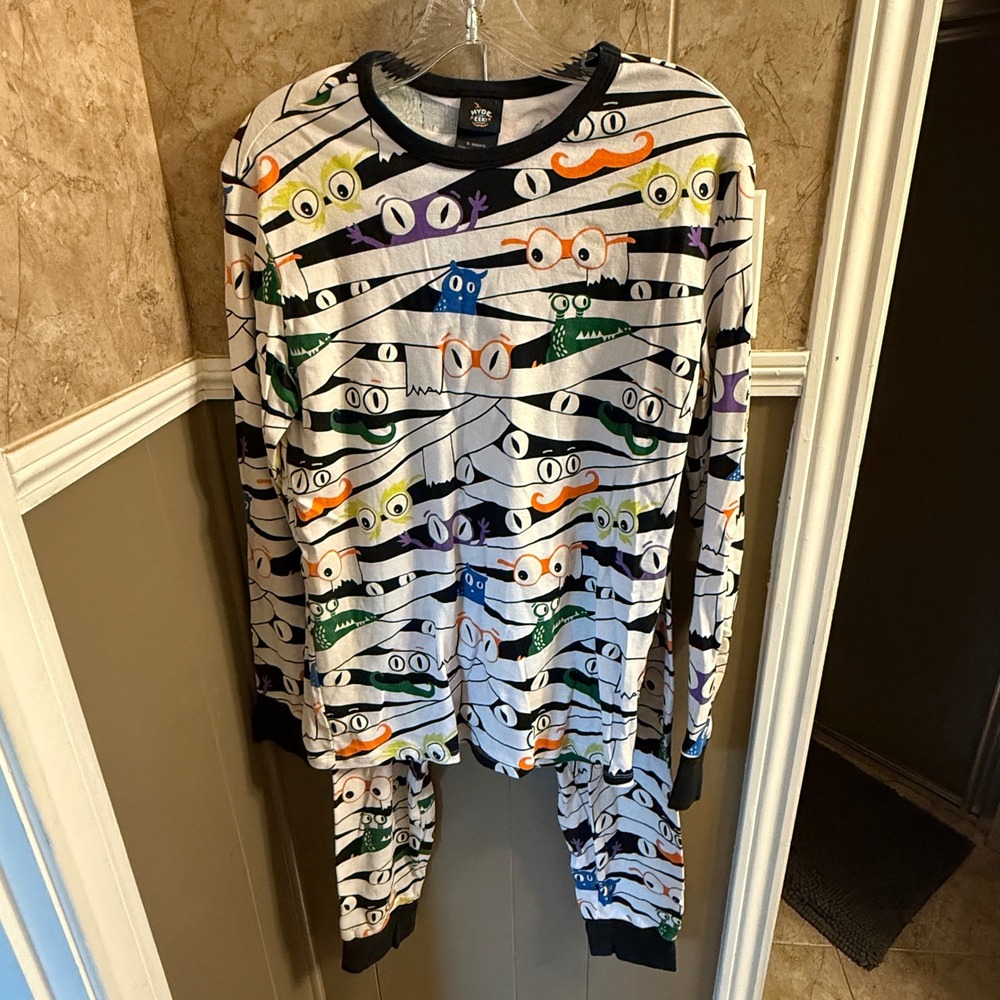 Hyde and Eek! Boutique Mummy Pajama Set Men's Small Halloween Sleepwear‎